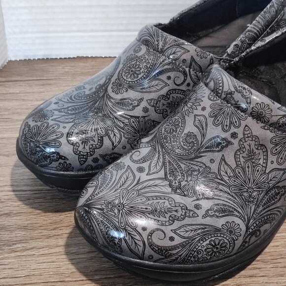Nurse Mates Pillow Top Clogs women's size 11 M dark silver / black - Picture 3 of 13